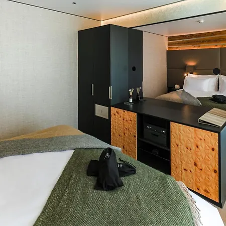 Au Club Alpin Otel 5*